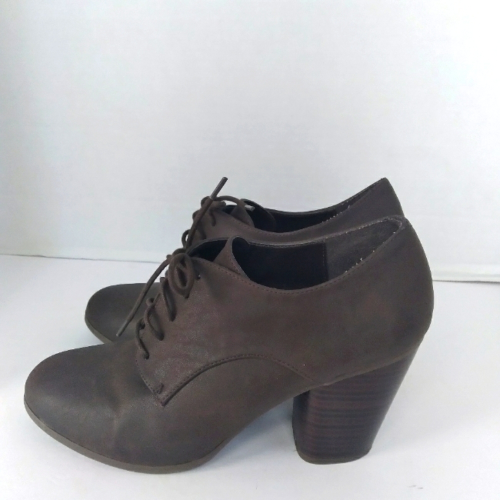 Classic Brown Leather‎ Lace-up Ankle Booties with Block Heel